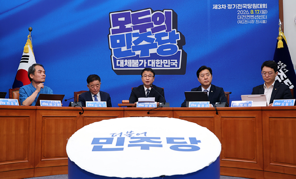한병도 더불어민주당 대표 직무대행 겸 원내대표가 3일 서울 여의도 국회에서 열린 최고위원회의에서 발언하고 있다. [사진=연합뉴스]