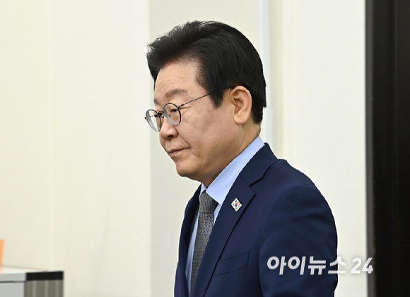 이재명 더불어민주당 대표가 20일 오전 서울 여의도 국회에서 열린 최고위원회의에 참석하고 있다. [사진=곽영래 기자]