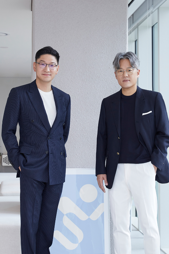 (왼쪽부터) 탁영준, 장철혁 SM 공동대표 [사진=SM엔터테인먼트]