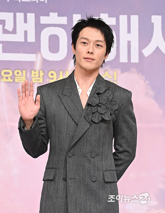 배우 김무준, 안은진, 장기용, 우다비가 5일 오후 서울 목동 SBS에서 열린 '키스는 괜히 해서!' 제작발표회에서 포토타임을 갖고 있다. [사진=곽영래 기자]