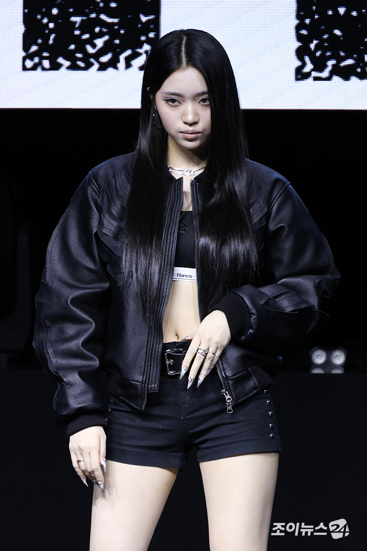 그룹 키비츠 강예슬이 30일 오후 서울 서대문구 창천동 예스24 원더로크홀에서 진행된 AOMG 1호 걸크루 키비츠(Keyveatz) 데뷔 앨범 '옥시_젠'(OXY_GEN) 발매 기념 쇼케이스에 참석해 포즈를 취하고 있다. [사진=문수지 기자]