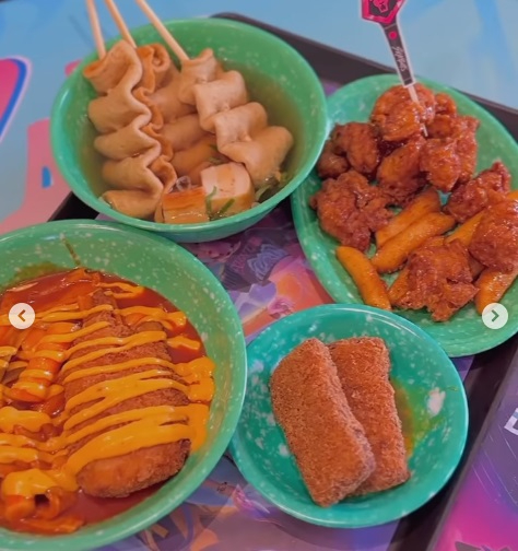 3만8000원 헌트릭스 세트. 떡볶이와 순대, 닭강정, 김밥, 컵라면 [사진=재구언 인스타그램]