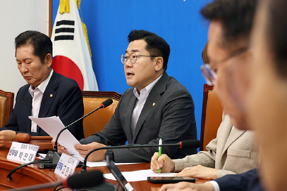 박찬대 더불어민주당 당대표 직무대행이 8일 서울 여의도 국회에서 열린 더불어민주당 최고위원회의에서 발언하고 있다. 2024.07.08. [사진=뉴시스]