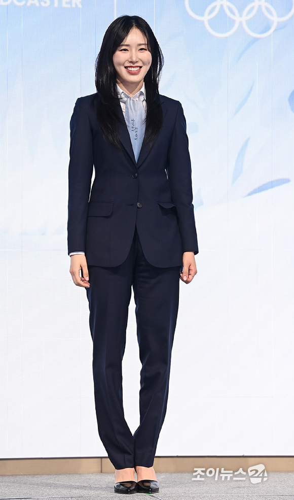 김아랑 해설위원이 14일 서울 여의도 페어몬트 앰배서더 서울에서 열린 JTBC '2026 밀라노 코르티나 동계올림픽' 기자간담회에서 포즈를 취하고 있다. [사진=곽영래 기자]