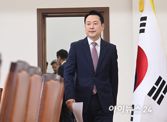 장동혁 국민의힘 대표가 23일 서울 여의도 국회에서 열린 최고위원회의에 참석하고 있다. [사진=곽영래 기자]