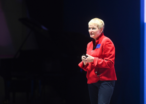 리타 맥그래스 컬럼비아대 경영대 교수가 18일 삼성전자 서초사옥에서 열린 '이건희 회장 3주기 추모, 삼성 신경영 30주년 기념 국제학술대회' 에서 발표하고 있다. [사진=삼성]