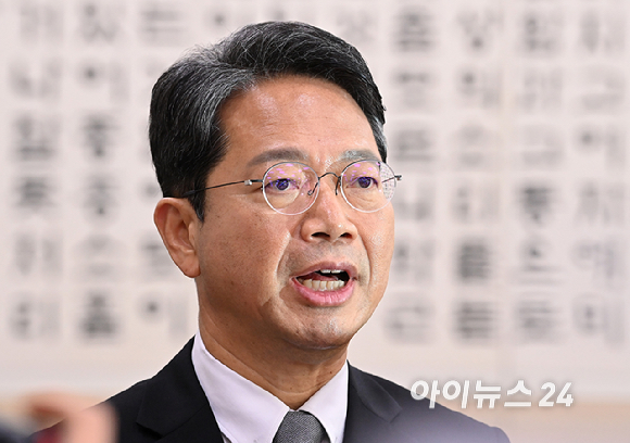 김승원 법무부 장관 후보자가 15일 서울 여의도 국회 법제사법위원회에서 열린 인사청문회에서 모두발언을 하고 있다. [사진=곽영래 기자]