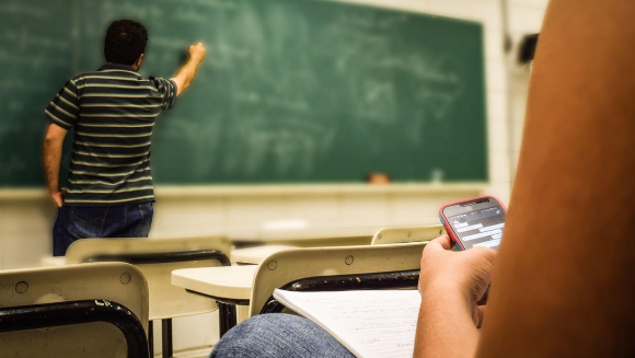 충남 한 사립대학교 전직 교수가 재직 시절 과제를 제출하지 않은 학생에게 최고 학점을 부여했다는 의혹을 일어 경찰이 수사에 나섰다. 본 기사와 무관한 이미지. [사진=픽사베이@giovannacco]