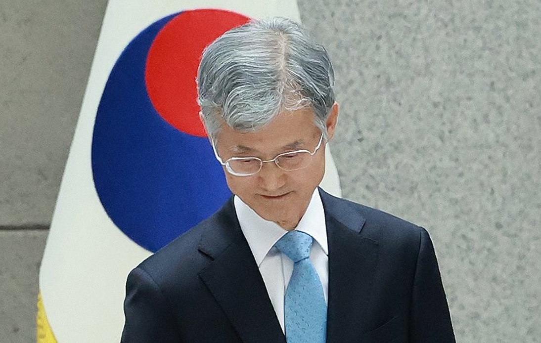 조희대 대법원장이 지난 12일 서울 서초구 대법원 중앙홀에서 열린 '2025 대한민국 법원의 날 기념식'에서 시상을 마친 뒤 자리로 돌아가고 있다. 2025.9.12 [사진=연합뉴스]