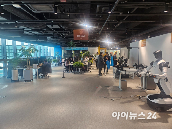 유태준 한국AI피지컬협회&middot;마음AI 대표가 3일 오후 경기도 성남시 마음AI 본사에서 개회사를 하고 있다. [사진=설재윤 기자]