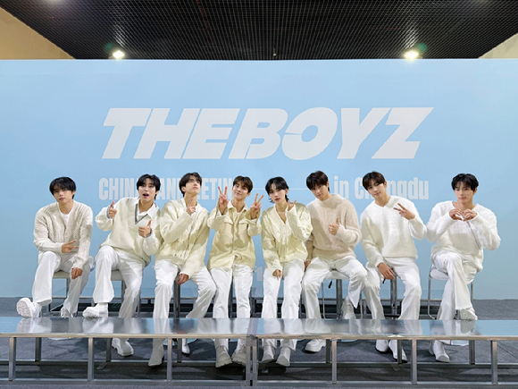 그룹 더보이즈가 중국 청두에서 'THE BOYZ CHINA FANMEETING in Chengdu(더보이즈 차이나 팬미팅 인 청두)'를 성공적으로 마무리 했다. [사진=원헌드레드]