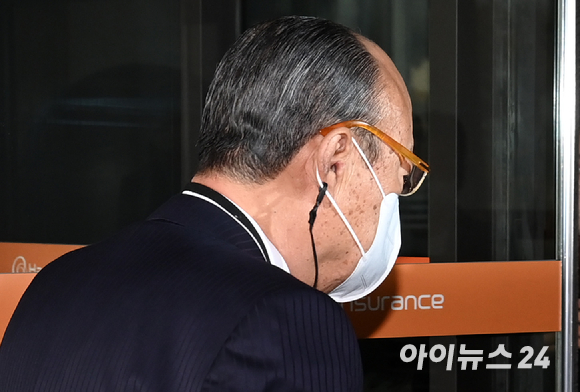 김승연 한화그룹 회장이 10일 오후 서울 영등포구 여의도 63빌딩에서 열린 故 김종희 한화그룹 창업주 탄생 100주년 기념행사에 참석하고 있다. [사진=김성진 기자]