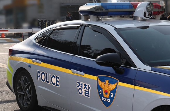 경찰이 출동해 있다. 기사와 직접적인 관련이 없는 사진 [사진=연합뉴스]