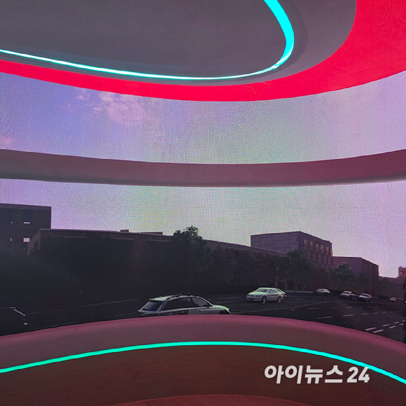 압구정5구역의 DL이앤씨 조합원 홍보관에 마련된 단지 모형도. 2026.05.18 [사진=이효정 기자 ]