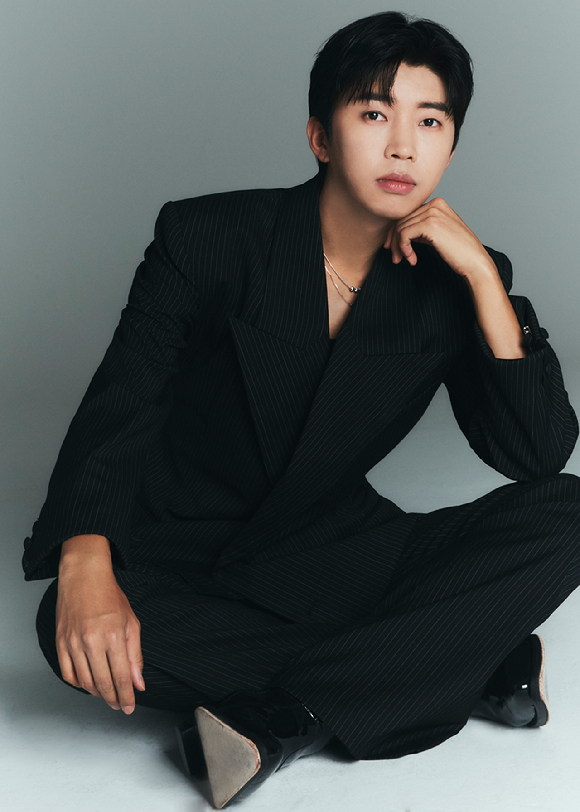 임영웅이 '뭉쳐야 찬다4'에 출격한다. [사진=물고기뮤직]