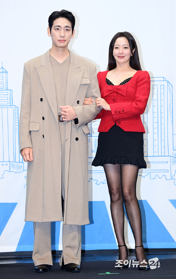 배우 윤박과 김희선이 10일 오후 서울 마포구 스탠포드호텔에서 열린 TV CHOSUN 새 월화드라마 '다음생은 없으니까' 제작발표회에 참석하고 있다. [사진=정소희 기자]