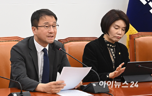 한병도 더불어민주당 원내대표가 10일 서울 여의도 국회에서 열린 원내대책회의에서 발언하고 있다. [사진=곽영래 기자]