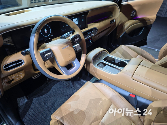 현대차가 지난 14일 경기도 성남시 수정구 메종 디탈리에서 '디 올 뉴 팰리세이드'를 공개하고 있다. [사진=현대자동차]