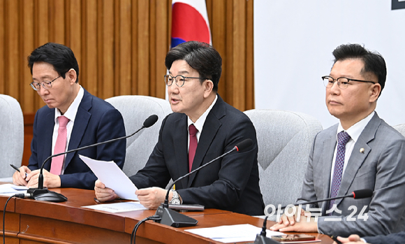 권성동 국민의힘 원내대표가 25일 오전 서울 여의도 국회에서 열린 원내대책회의에서 발언하고 있다. [사진=곽영래 기자]
