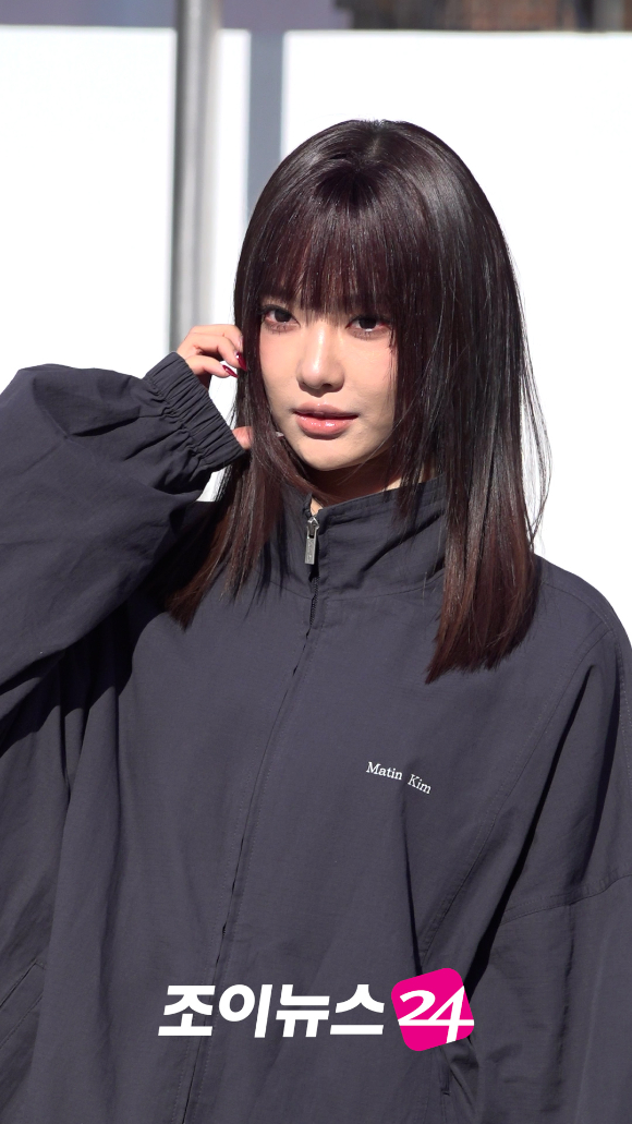 그룹 에스파(aespa) 닝닝이 27일 오후 서울 성동구 성수동 인근에서 열린 마뗑킴 성수 플래그십 스토어 확장 이전 행사에 참석하고 있다. [사진=문수지 기자]