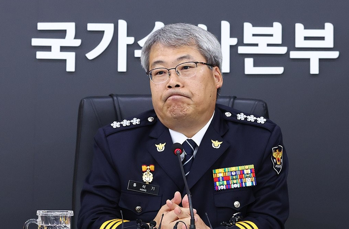 홍석기 신임 국가수사본부장이 3일 서울 서대문구 경찰청에서 전국 수사지휘부 화상회의를 준비하고 있다. 2026.7.3 [사진=연합뉴스]