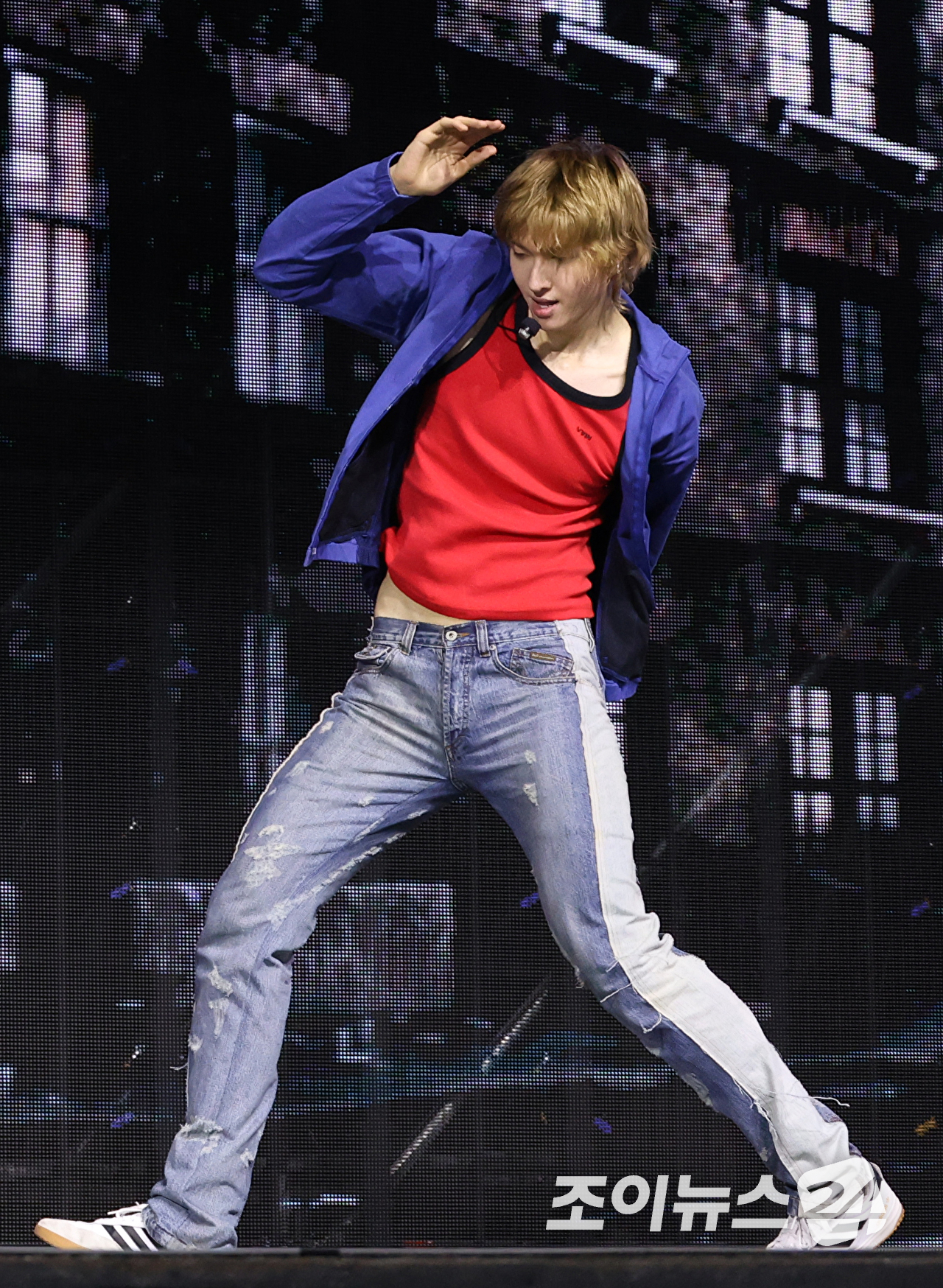 그룹 코르티스 마틴이 20일 오후 서울 광진구 광장동 예스24라이브홀에서 열린 미니 2집 '그린그린(GREENGREEN)' 발매 기념 쇼케이스에 참석해 열띤 무대를 펼치고 있다. [사진=문수지 기자]