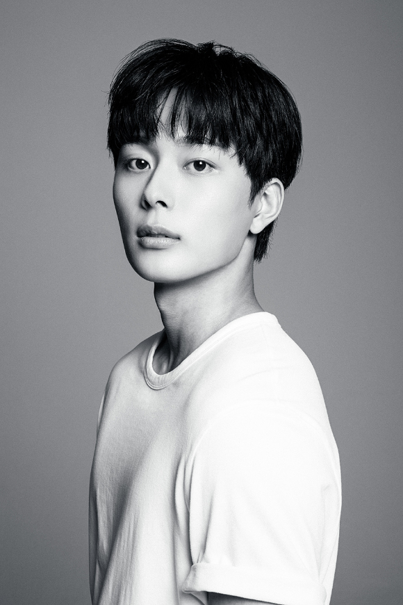 배우 유선호 프로필. [사진=흰엔터테인먼트]