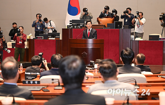 김문수 국민의힘 대통령 후보가 9일 서울 여의도 국회에서 열린 의원총회에서 발언을 하고 있다. [사진=곽영래 기자]