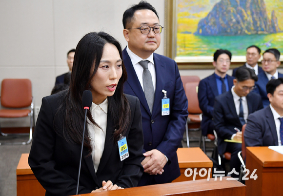 주성원 쿠팡 총괄부사장이 12일 서울 여의도 국회에서 열린 정무위원회의 공정위 등에 대한 국정감사에서 질의에 답변하고 있다. [사진=곽영래 기자]