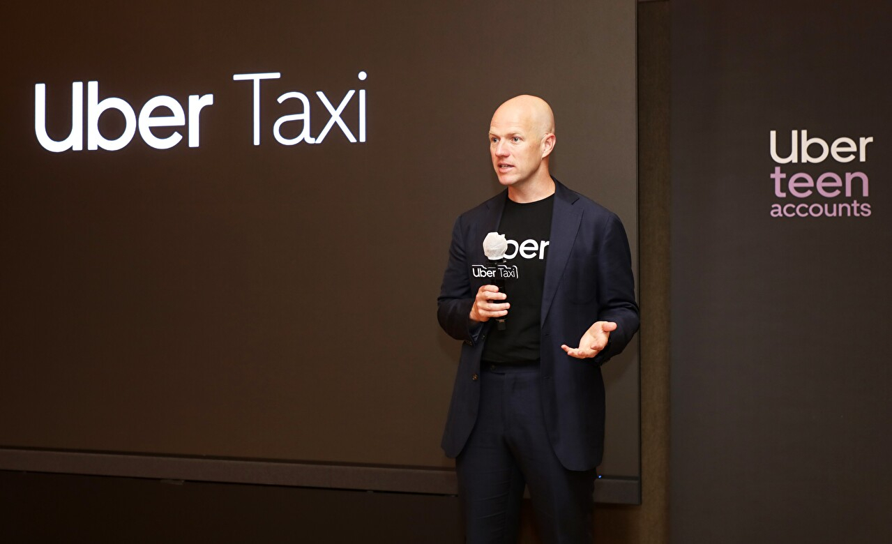 26일 서울 중구 롯데호텔에서 열린 기자간담회에서 송진우 우버택시코리아 총괄이 발표하고 있다. [사진=우버택시코리아]