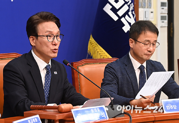 김민석 더불어민주당 당대표가 21일 서울 여의도 국회에서 열린 최고위원회의에서 발언하고 있다. [사진=곽영래 기자]