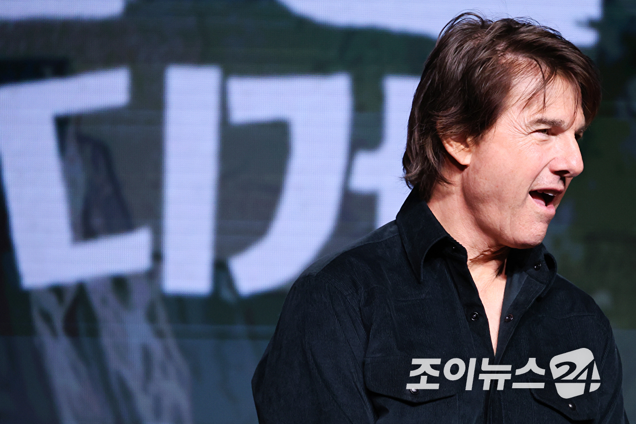할리우드 배우 톰 크루즈가 1일 오후 서울 영등포구 여의도 콘래드 서울 호텔에서 진행된 영화 '디거'(감독 알레한드로 G. 이냐리투) 내한 기자간담회에 참석해 미소를 짓고 있다. [사진=문수지 기자]