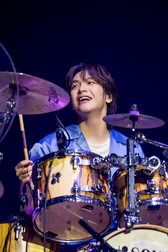 밴드 엔플라잉이 2026 N.Flying LIVE '&CON5 : into REM'(2026 엔플라잉 라이브 '엔콘5 : 인투 렘') 전국투어 서울 공연에서 팬들을 만나고 있다. [사진=FNC엔터테인먼트]
