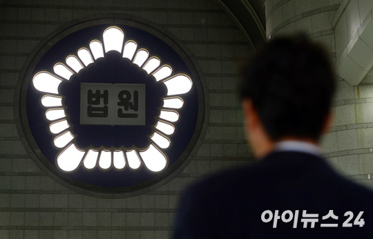 또래 학생을 성폭행하고 사회관계망서비스(SNS)로 생중계까지 한 고교생들이 구속됐다. 다만 1명에 대해선 구속영장이 기각됐다. 위 사진은 기사 내용과 무관함. [사진=아이뉴스24 포토DB]