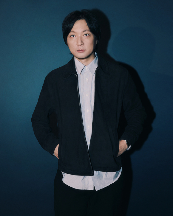 '대홍수' 김병우 감독이 인터뷰를 진행했다. [사진=넷플릭스 ]