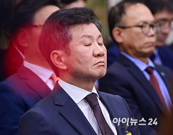 정몽규 대한축구협회장이 24일 오후 서울 여의도 국회 문화체육관광위원회 문화체육관광부 및 국가유산청 및 소속기관 산하 공공기관 및 유관기관종합 국정감사에 출석하고 있다. [사진=곽영래 기자]