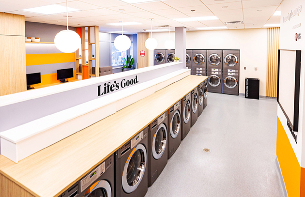 LG전자는 20일(현지시간) 테네시 주립대학교 기숙사에 상업용 세탁 체험 공간인 'LG 런드리 라운지'를 오픈했다. [사진=LG전자]