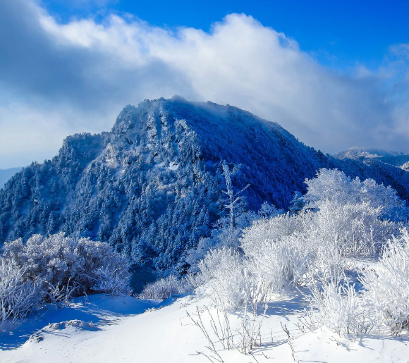 백두대간 20대 명소로 선정된 지리산 천왕봉 [사진=산림청]