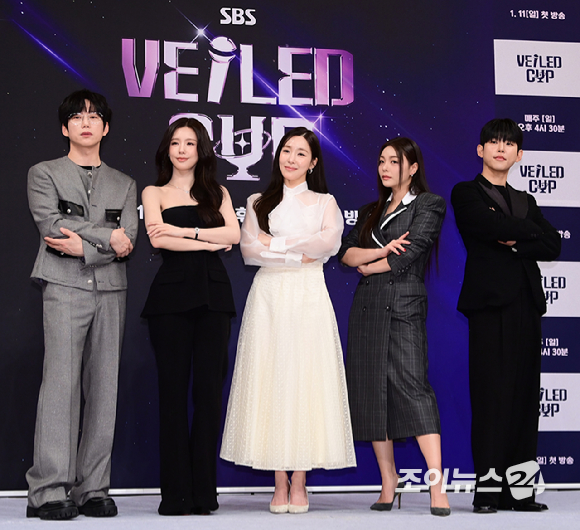 (왼쪽부터)권정열-아이들 미연-소녀시대 티파니 영-에일리-폴킴이 9일 오후 서울 양천구 목동 SBS 사옥에서 열린 SBS 글로벌 보컬 오디션 '베일드 컵' 제작발표회에 참석하고 있다. [사진=정소희 기자]