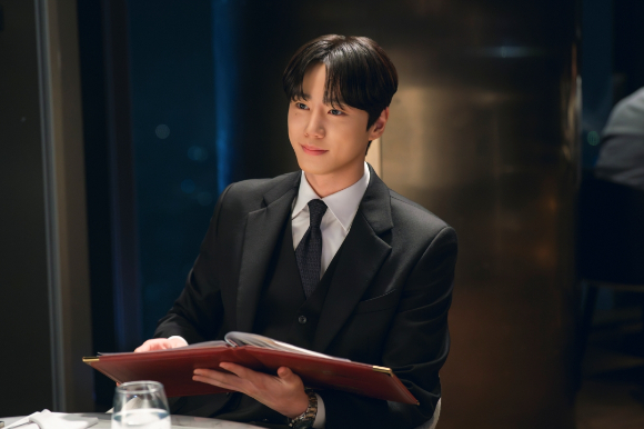 이준영 "모든 걸 다 쏟아낸 '강회장', 자나 깨나 박치기 조심"(일문일답)