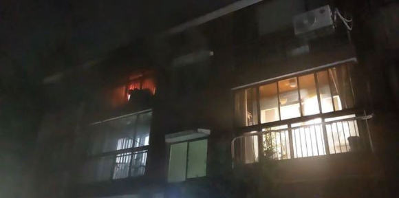 서울 은평구 한 빌라에서 화재가 발생해 초등학생 2명이 숨졌다. 사진은 해당 사고 현장. [사진=은평소방서]
