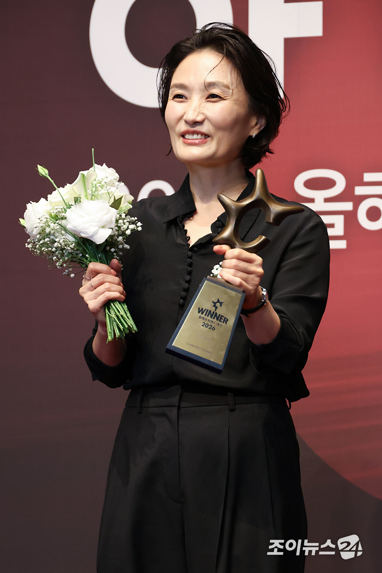 방송인 박경림이 1일 오전 서울 중구 신라호텔에서 진행된 '2026 올해의 브랜드 대상' 포토월 행사에 참석해 포즈를 취하고 있다. [사진=문수지 기자]