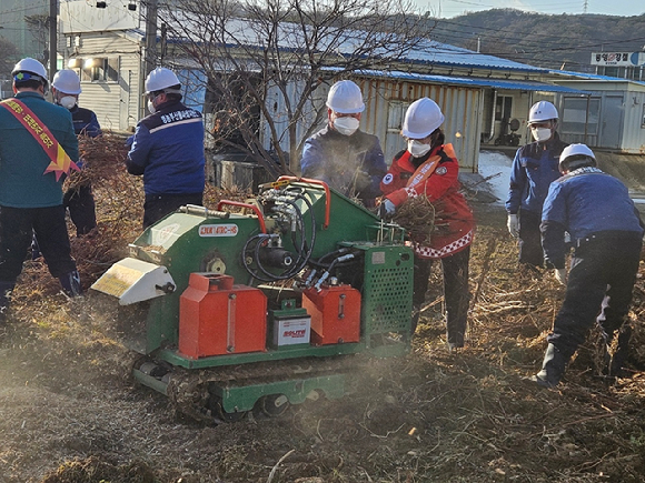 영농부산물 파쇄지원단 발대식이 열렸다. [사진=산림청]