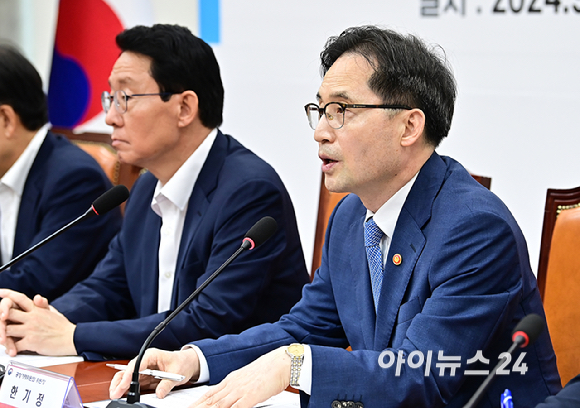 한기정 공정거래위원장이 9일 오전 서울 여의도 국회에서 열린 플랫폼 공정경쟁 촉진 및 티몬·위메프사태 재발방지 입법방향 당정협의회에서 발언하고 있다. [사진=곽영래 기자]