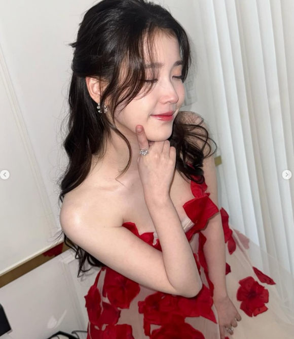 가수 겸 배우 아이유 [사진=아이유 인스타그램]