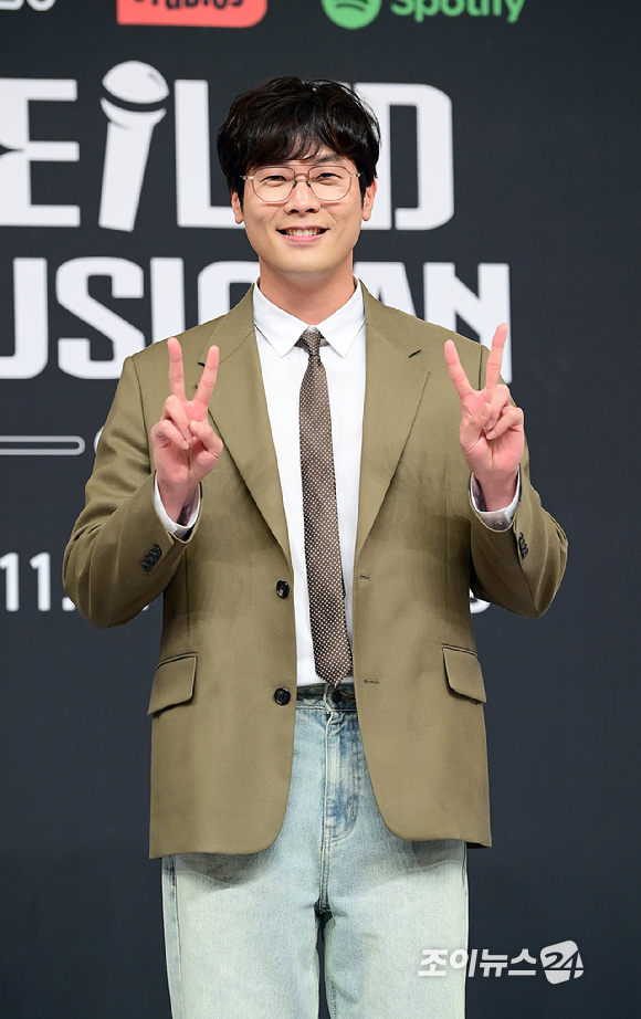 배우 최다니엘이 12일 오후 서울 양천구 목동 SBS사옥에서 열린 SBS 스튜디오 프리즘 신규 예능 '베일드 뮤지션' 한국편 제작발표회에 참석하고 있다. [사진=정소희 기자]