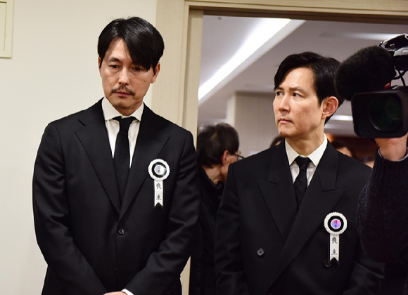 5일 별세한 '국민 배우' 고(故) 안성기의 빈소가 서울성모병원 장례식장에 마련됐다. 향년 74세. [사진=사진공동취재단]