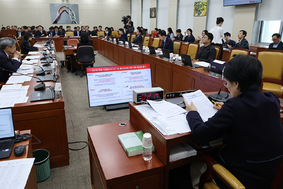 "쿠팡, 美 방패 뒤에 숨지 말라"…이정헌, 사법주권 침해 비판