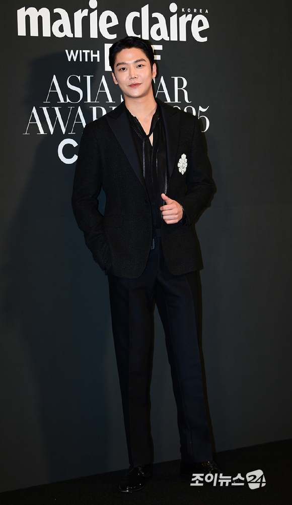 배우 로운이 18일 부산 해운대구 중동 파라다이스호텔에서 열린 '2025 마리끌레르 아시아스타어워즈' 포토콜 행사에 참석하고 있다. [사진=정소희 기자]