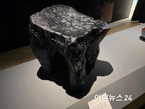 '렉서스 크리에이티브 마스터즈 2025' 최종 우승작인 최선혜 작가의 '깨진 그릇'. [사진=김종성 기자]